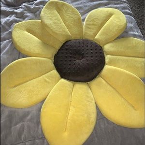 Baby’s blooming bath